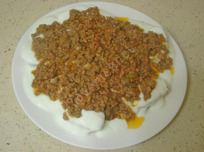 Yoğurtlu Kıyma Kebabı - Yapılışı (9/12) 