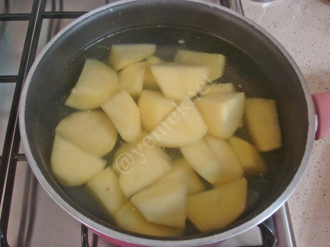 Yoğurtlu Patates Ezmesi - Yapılışı (2/12) 