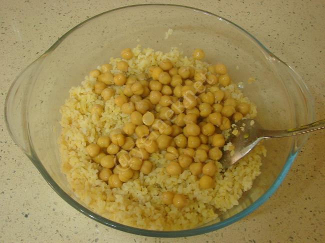 Nohutlu Bulgur Salatası - Yapılışı (2/8) 
