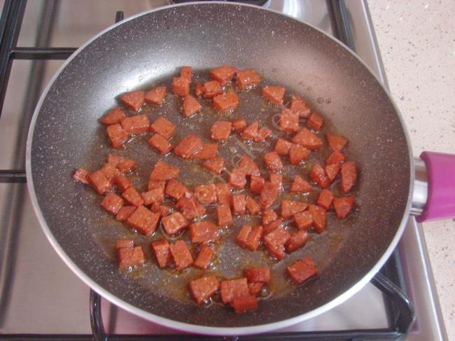 Sucuklu Omlet - Yapılışı (6/12) 
