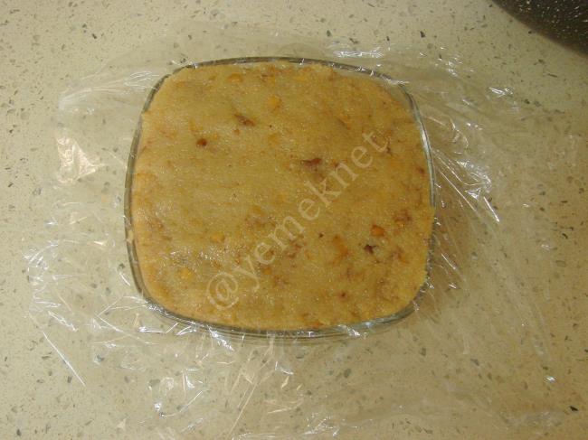 Sütlü İrmik Helvası - Yapılışı (9/12) 