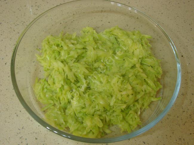 Tavuklu Kabak Salatası - Yapılışı (5/12) 