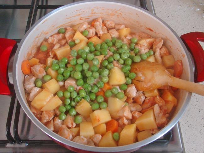 Tavuklu Patates Yemeği - Yapılışı (7/12) 