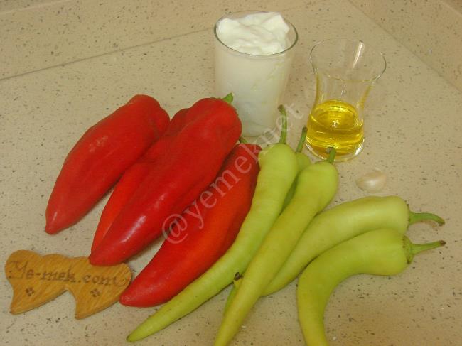 Yoğurtlu Biber Kavurması - Yapılışı (1/12) 