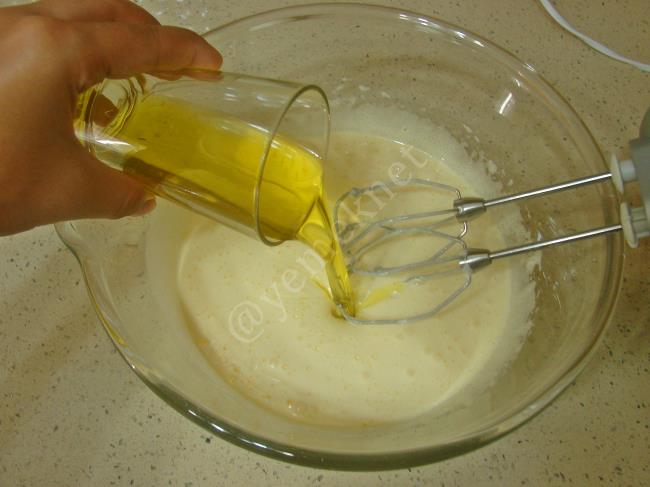 Zeytinyağlı Kek - Yapılışı (4/12) 