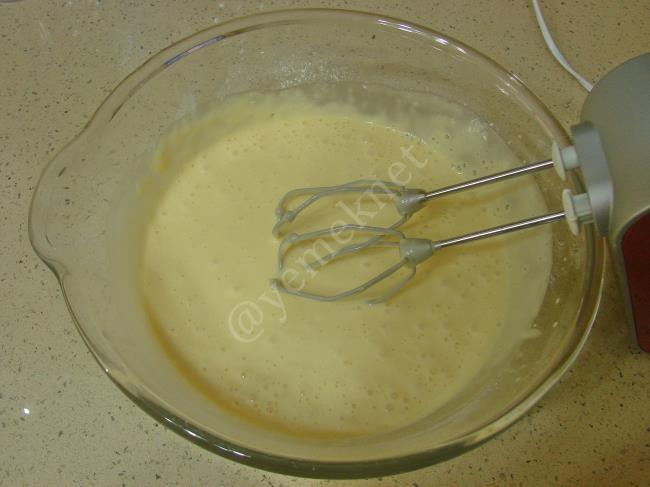 Zeytinyağlı Kek - Yapılışı (6/12) 