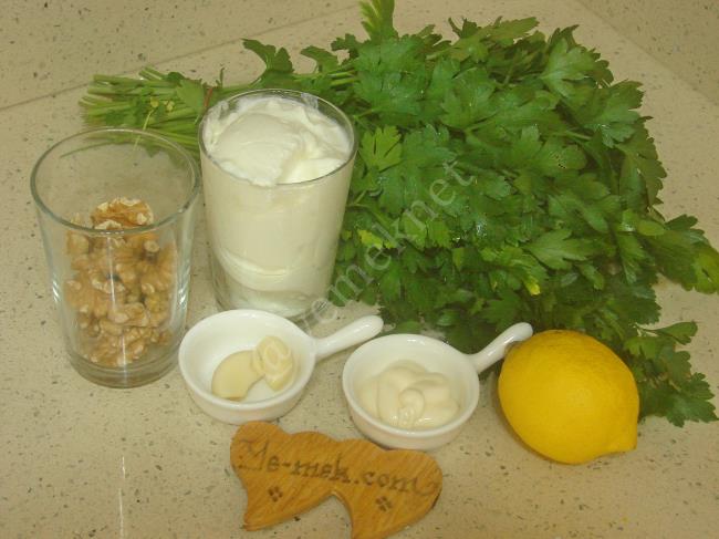 Cevizli Yoğurtlu Tarator - Yapılışı (1/8) 