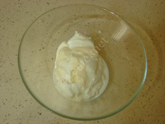 Cevizli Yoğurtlu Tarator - Yapılışı (2/8) 