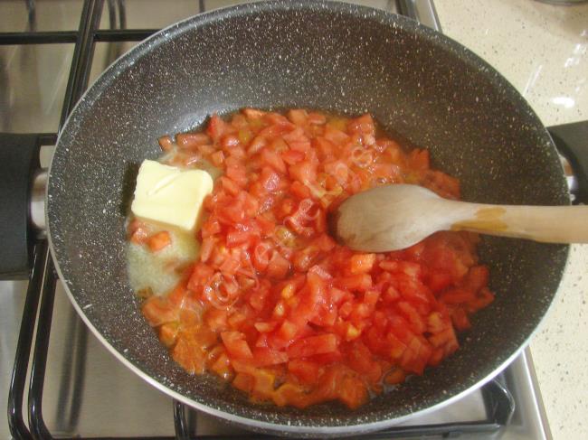 Domatesli Mantarlı Makarna - Yapılışı (3/12) 