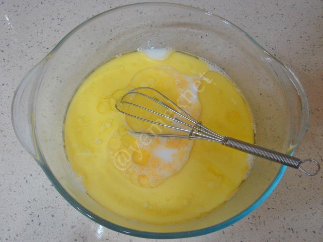 Peynirli Maydanozlu Kaşık Dökmesi - Yapılışı (3/12) 