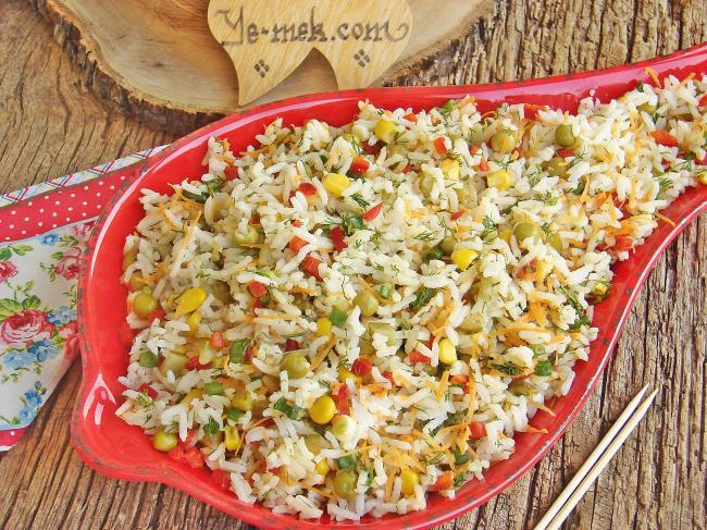 Renkli Pirinç Salatası Tarifi