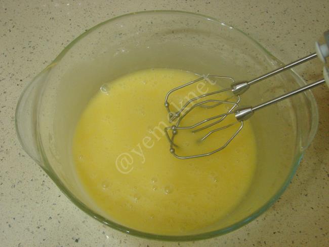 Sıvı Yağlı Kakaolu Kurabiye - Yapılışı (3/12) 