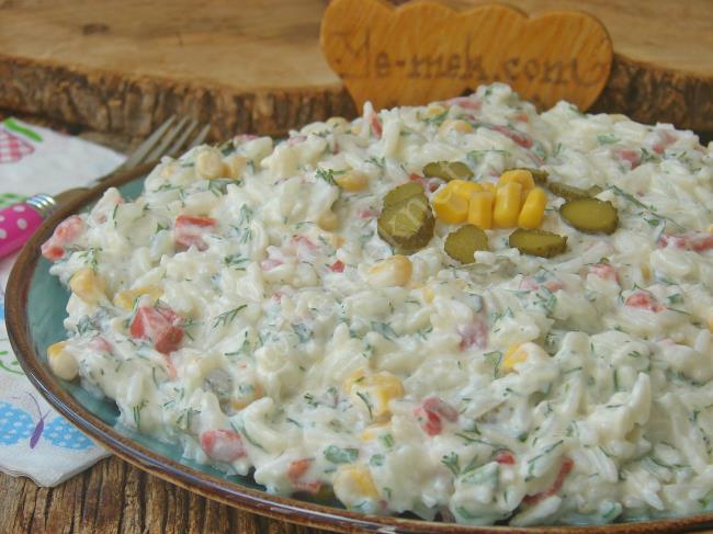 Pratik Ve Lezzetli Bir Salata : Yoğurtlu Pirinç Salatası