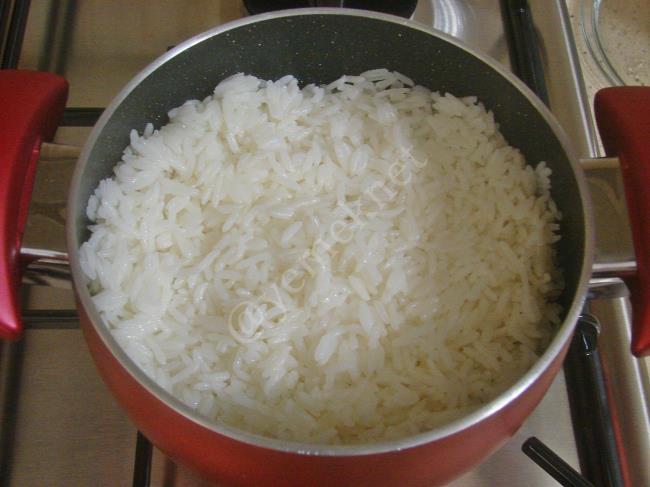 Yoğurtlu Pirinç Salatası - Yapılışı (4/12) 