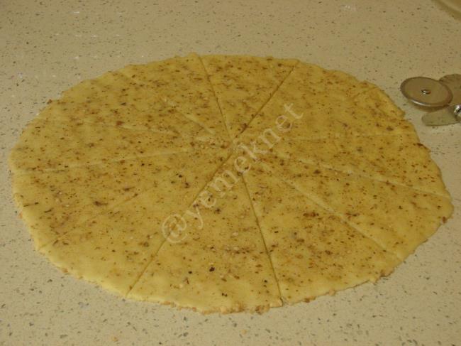 Cevizli Tarçınlı Rulo Kurabiye - Yapılışı (10/16) 