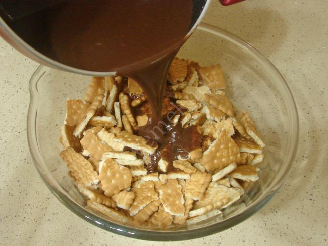 Kakaolu Mozaik Pasta - Yapılışı (6/12) 