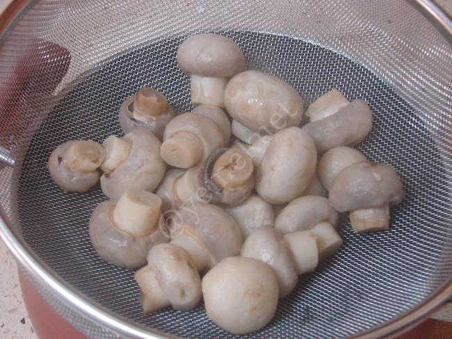 Mantarlı Makarna Salatası - Yapılışı (3/12) 