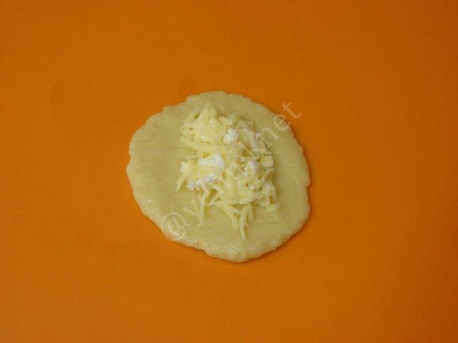 Mayasız Simit Poğaça - Yapılışı (6/16) 