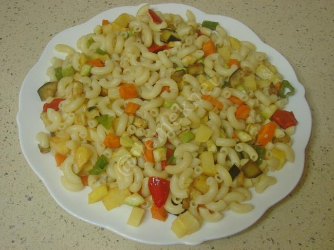 Sebzeli Makarna Mantısı - Yapılışı (11/16) 