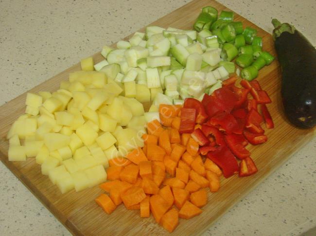 Sebzeli Makarna Mantısı - Yapılışı (2/16) 