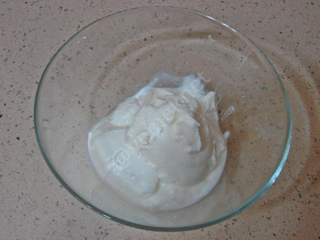 Yoğurtlu Dip Sos - Yapılışı (3/8) 
