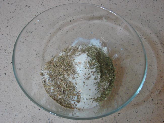 Yoğurtlu Dip Sos - Yapılışı (4/8) 