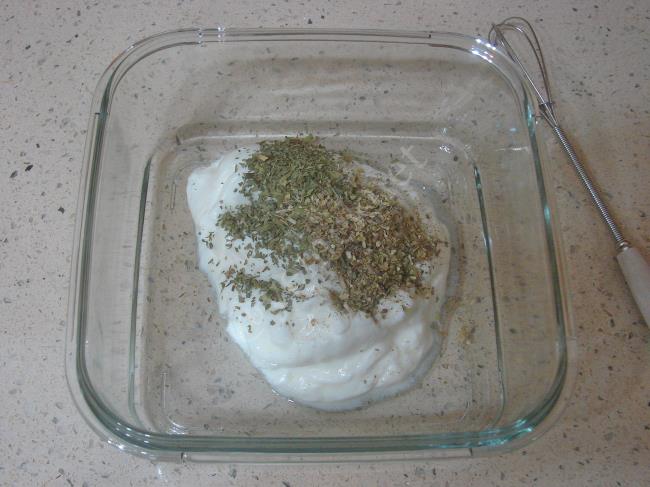 Yoğurtlu Sos - Yapılışı (3/8) 