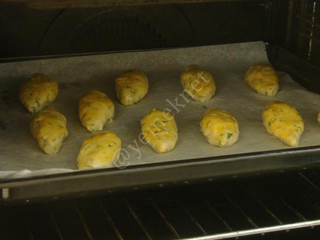 Dereotlu Poğaça - Yapılışı (9/12) 