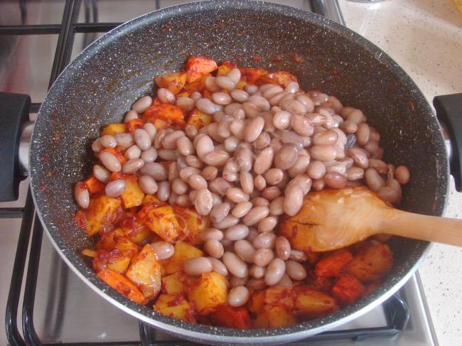 Patatesli Barbunya Yemeği - Yapılışı (6/12) 