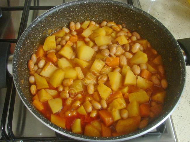 Patatesli Barbunya Yemeği - Yapılışı (8/12) 