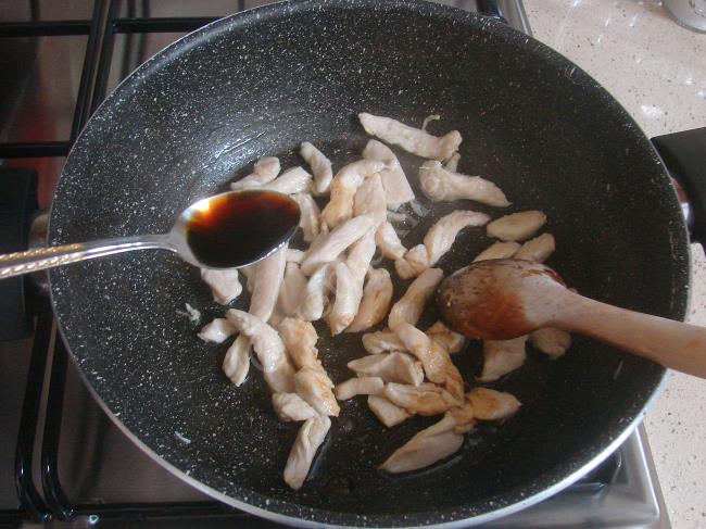 Sebzeli Tavuklu Makarna - Yapılışı (3/16) 