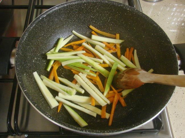 Tavada Sebzeli Tavuk - Yapılışı (5/12) 