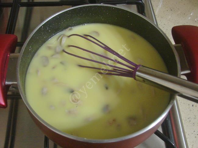 Terbiyeli Mantar Çorbası - Yapılışı (7/12) 