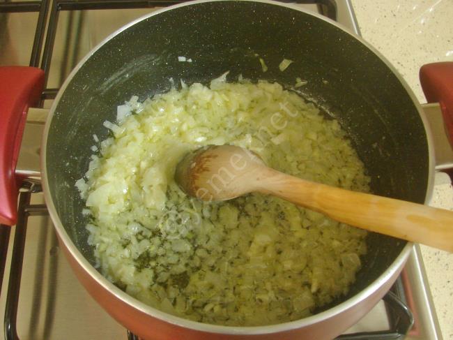 Terbiyeli Patates Çorbası - Yapılışı (3/12) 