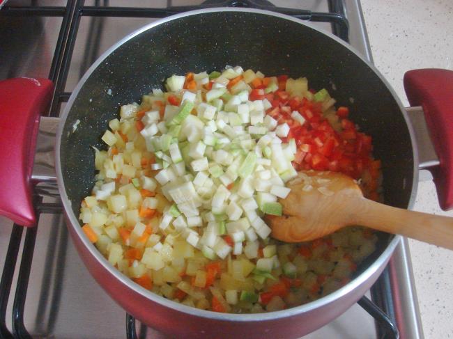 Terbiyeli Sebze Çorbası - Yapılışı (4/12) 