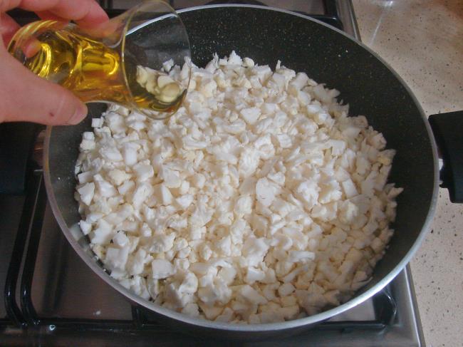 Yoğurtlu Karnabahar Kavurması - Yapılışı (3/12) 