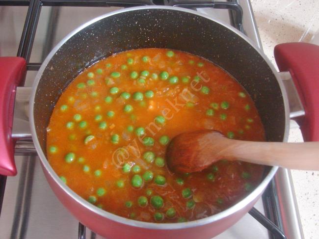 Bezelyeli Bulgur Pilavı - Yapılışı (8/12) 