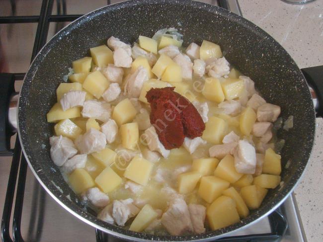 Bezelyeli Tavuk Yemeği - Yapılışı (6/12) 