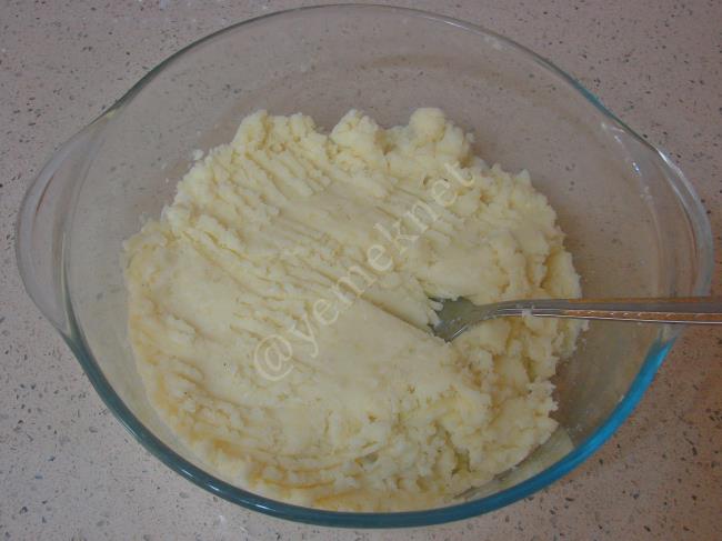 Galeta Unlu Patatesli Poğaça - Yapılışı (3/16) 