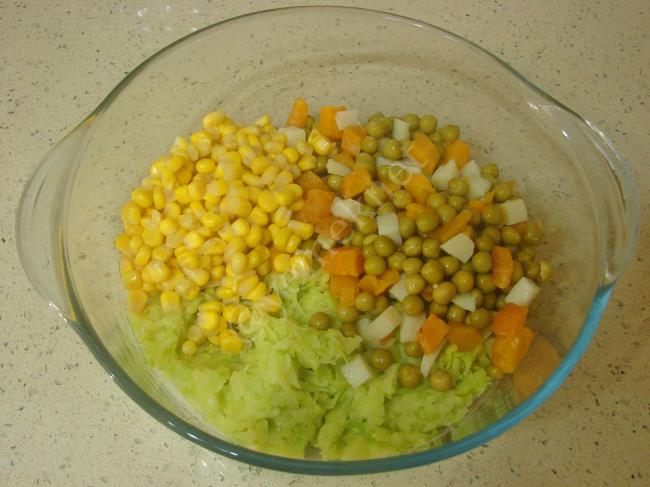 Garnitürlü Kabak Salatası - Yapılışı (4/12) 