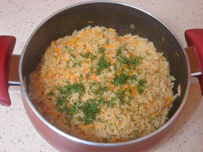 Havuçlu Arpa Şehriye Pilavı - Yapılışı (8/12) 