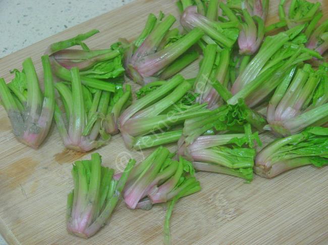 Ispanak Kökü Salatası - Yapılışı (5/12) 