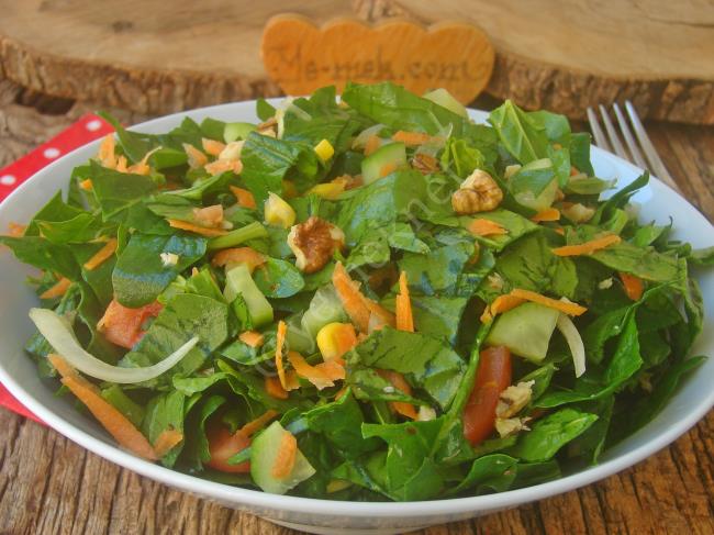 Görünütüsüyle İştah Açan, Tadına Doyamayacağınız, Nefis Bir Salata : Ispanak Salatası