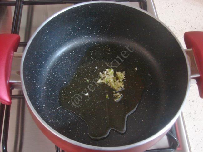 Salçalı Et Çorbası - Yapılışı (2/12) 