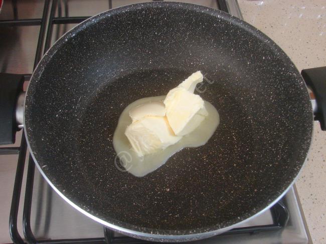 Tahinli İrmik Helvası - Yapılışı (3/12) 