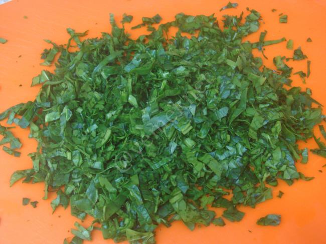 Terbiyeli Ispanak Çorbası - Yapılışı (2/12) 