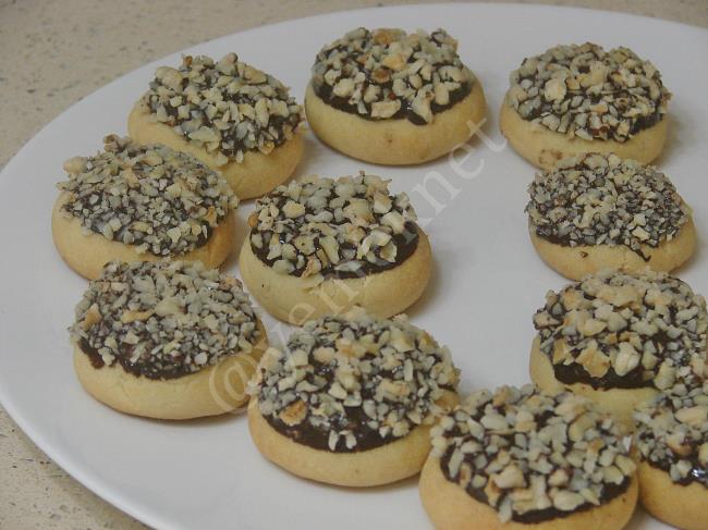 Çikolatalı Fındıklı Kurabiye - Yapılışı (9/12) 