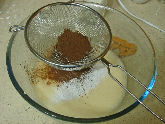 Çikolatalı Kek - Yapılışı (7/16) 