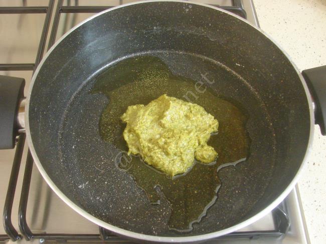 Pesto Soslu Makarna - Yapılışı (4/12) 