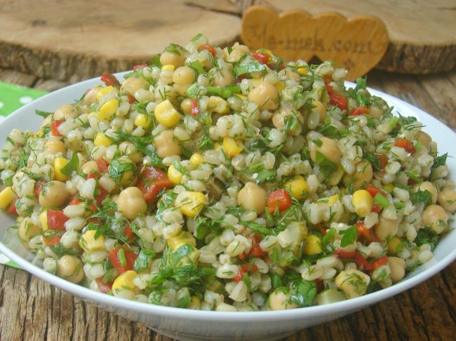 Nohutlu Buğday Salatası